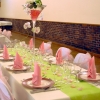 Table en vert et rose tendre