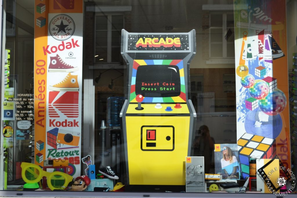 Vitrine années 80, Kodak, Converses