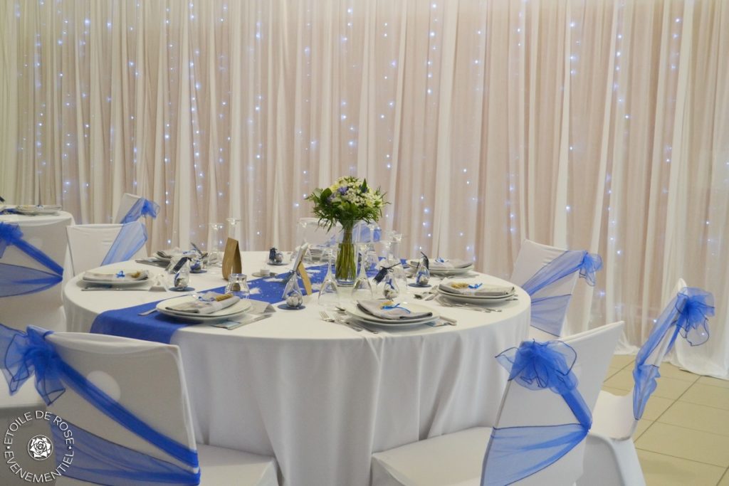 Mariage bleu-roi gris blanc