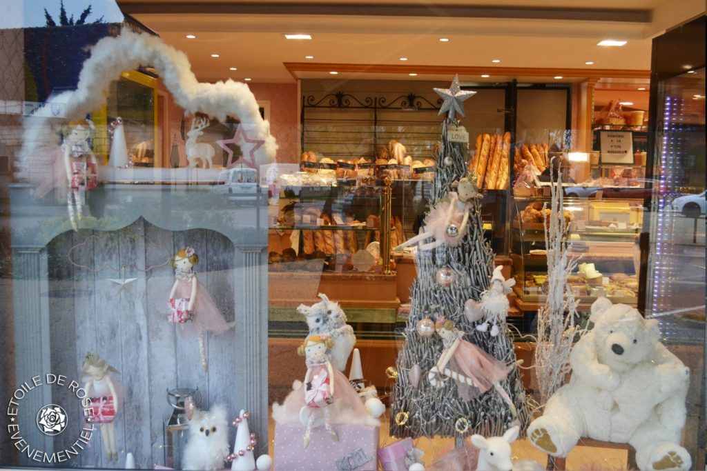 Vitrine de Noël rose et gris